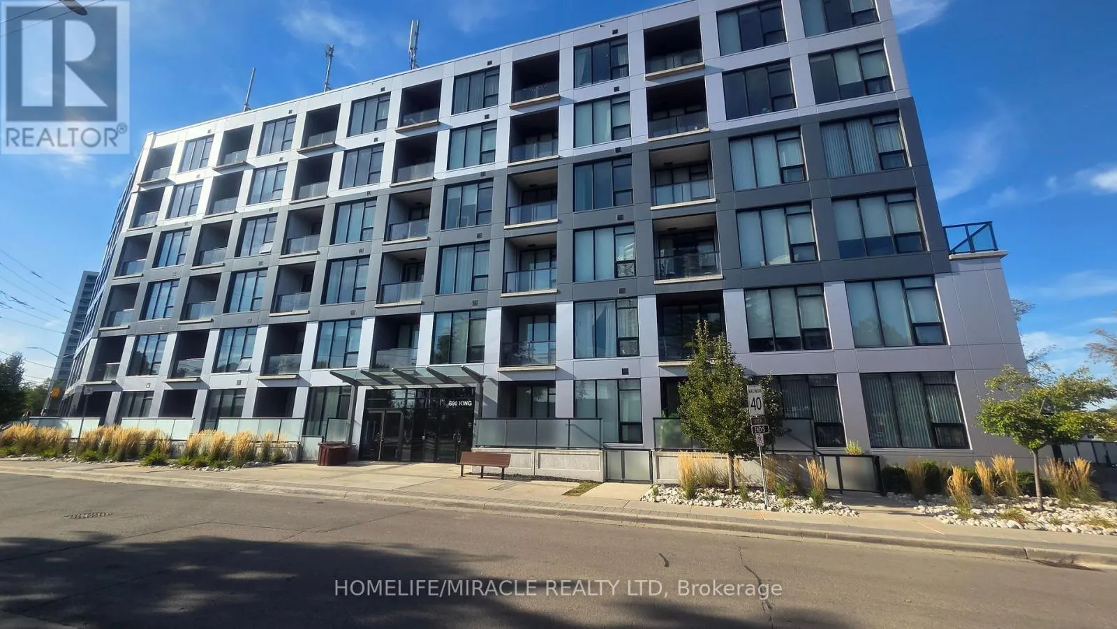 221 - 690 KING STREET W