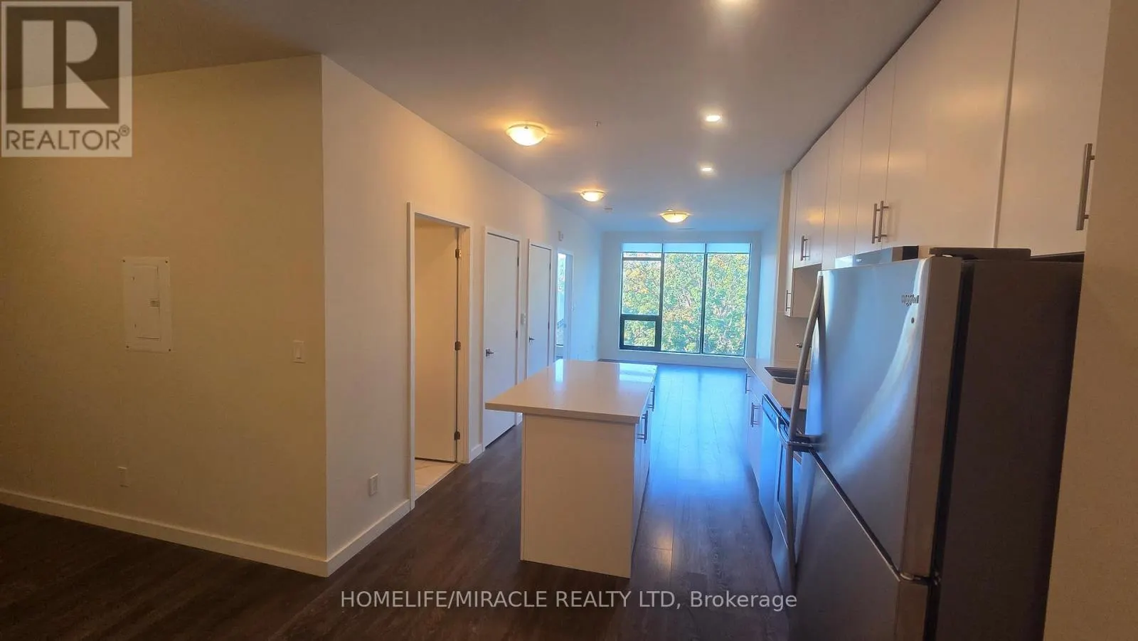 221 - 690 KING STREET W