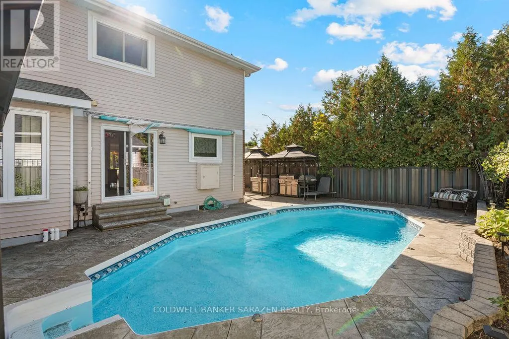 121 TOPLEY CRESCENT