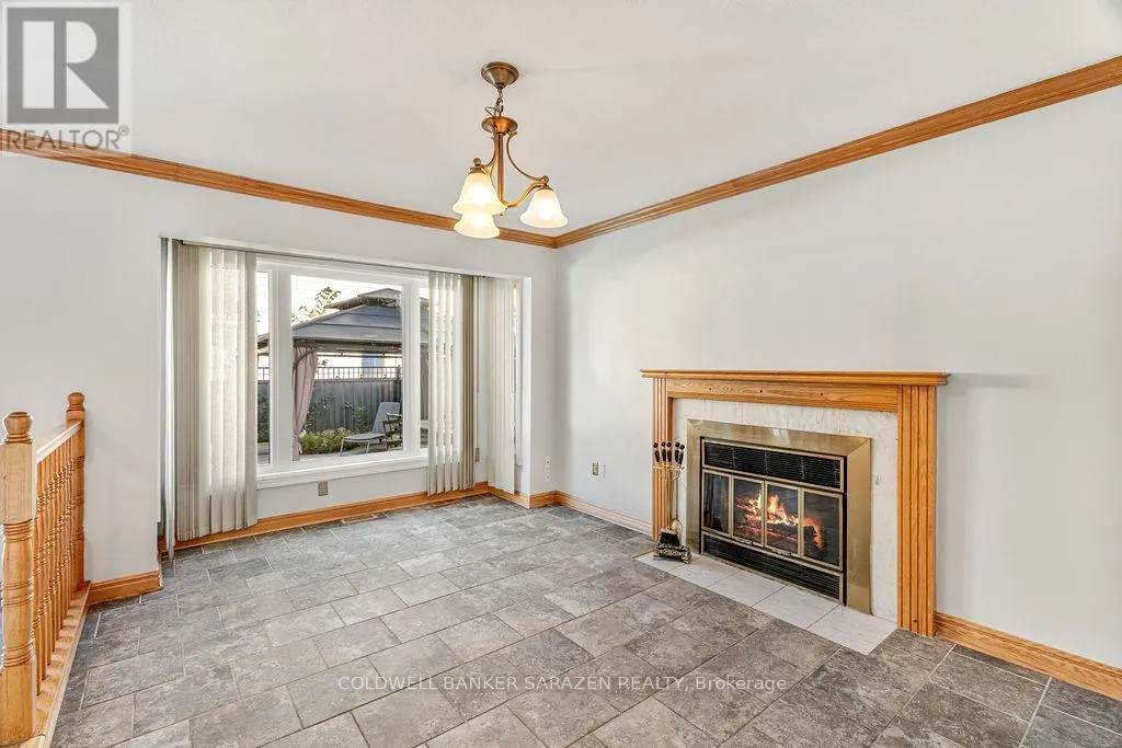 121 TOPLEY CRESCENT