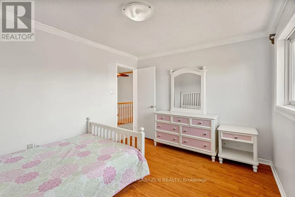 121 TOPLEY CRESCENT