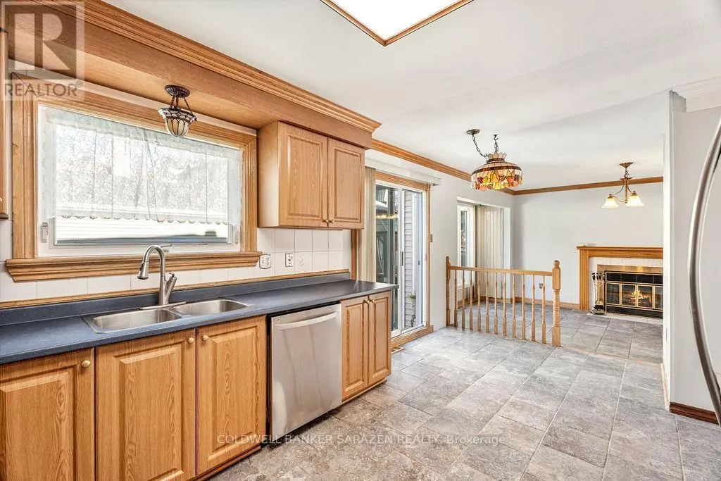 121 TOPLEY CRESCENT