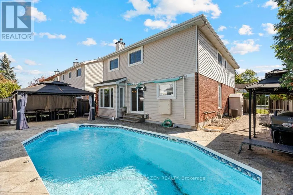 121 TOPLEY CRESCENT