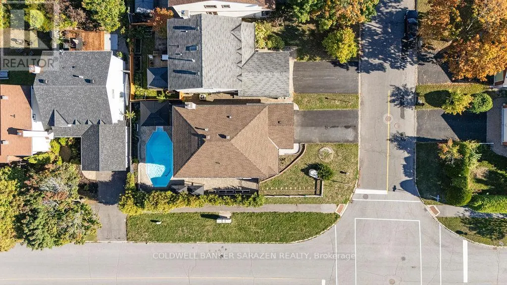 121 TOPLEY CRESCENT