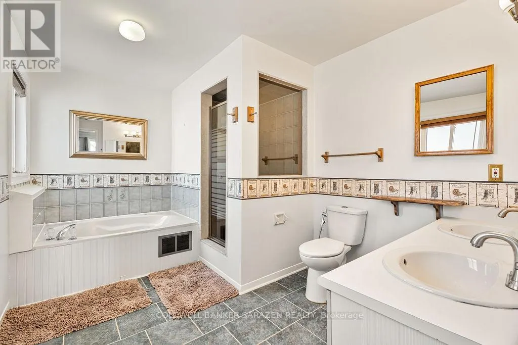 121 TOPLEY CRESCENT