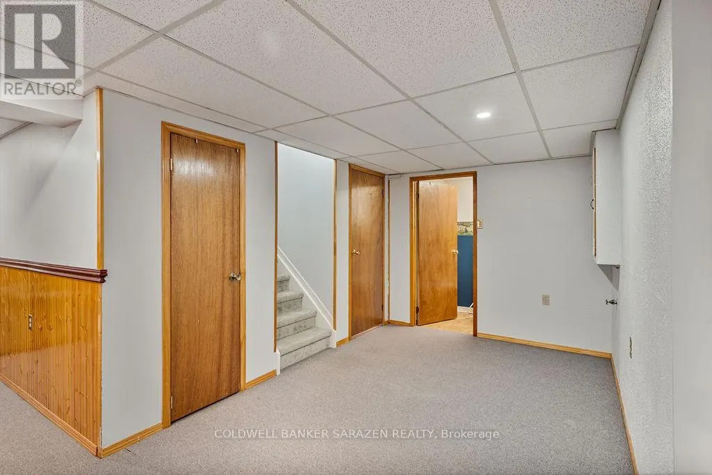 121 TOPLEY CRESCENT