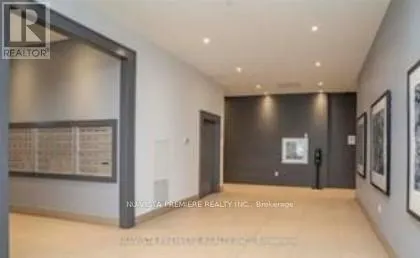 813 - 240 VILLAGEWALK BOULEVARD, #813