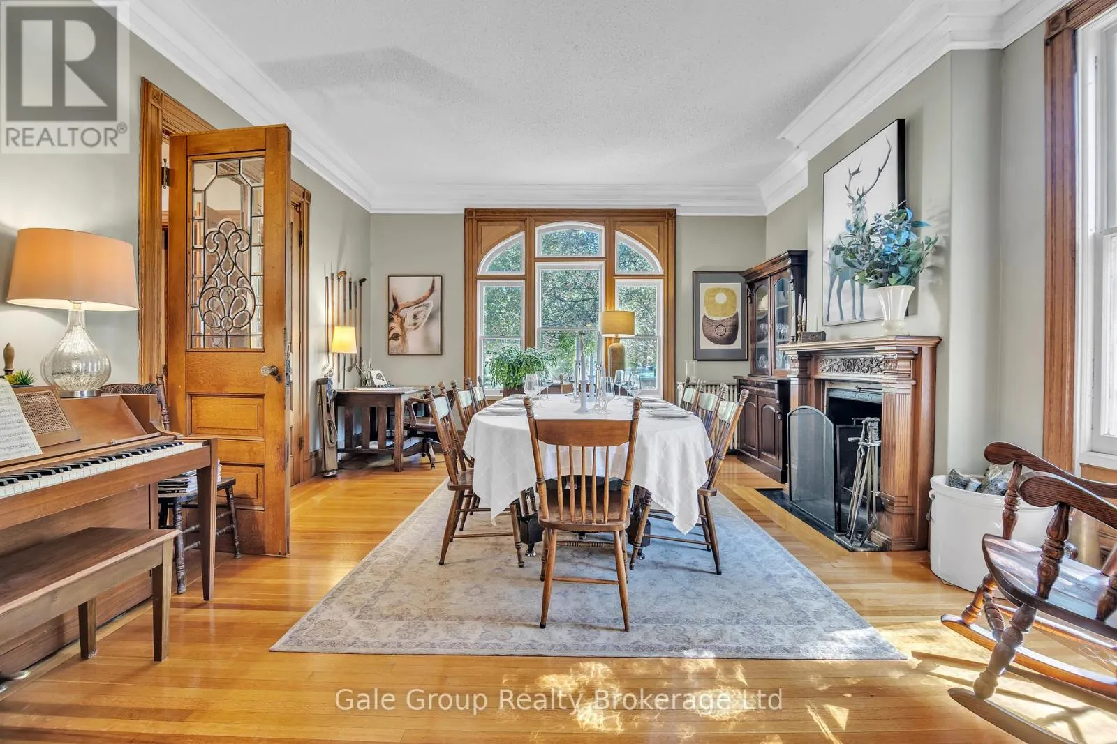 105 VANSITTART AVENUE