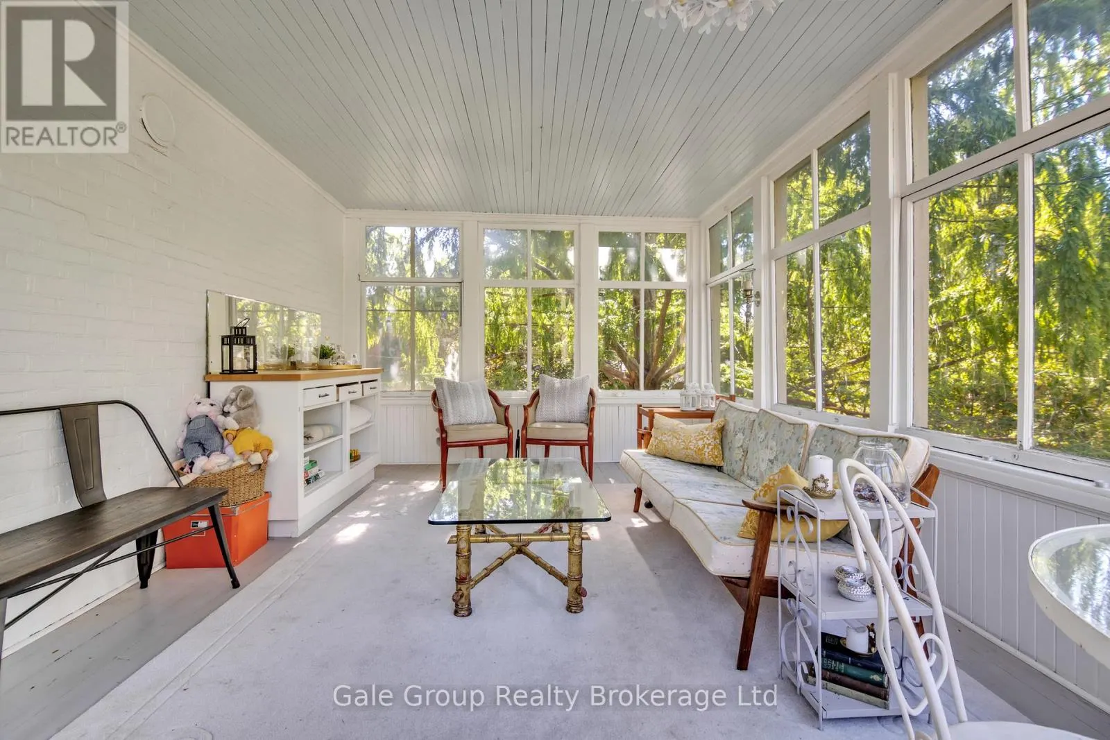 105 VANSITTART AVENUE