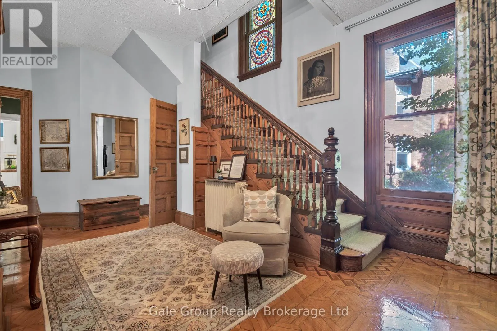 105 VANSITTART AVENUE