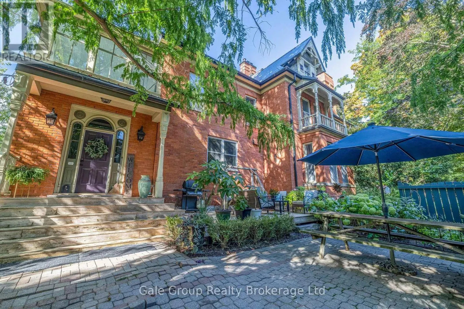 105 VANSITTART AVENUE