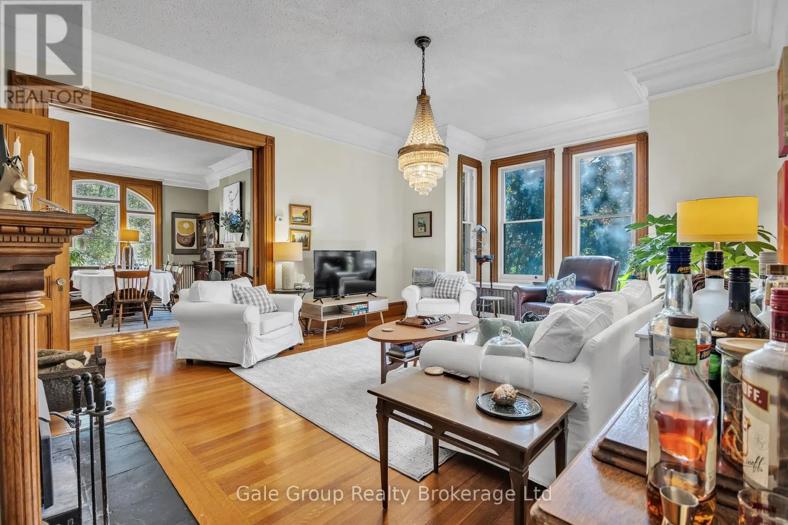 105 VANSITTART AVENUE