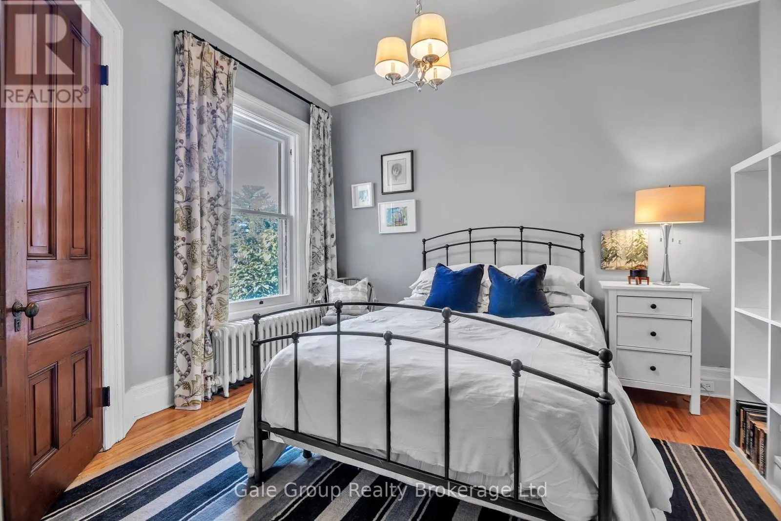 105 VANSITTART AVENUE