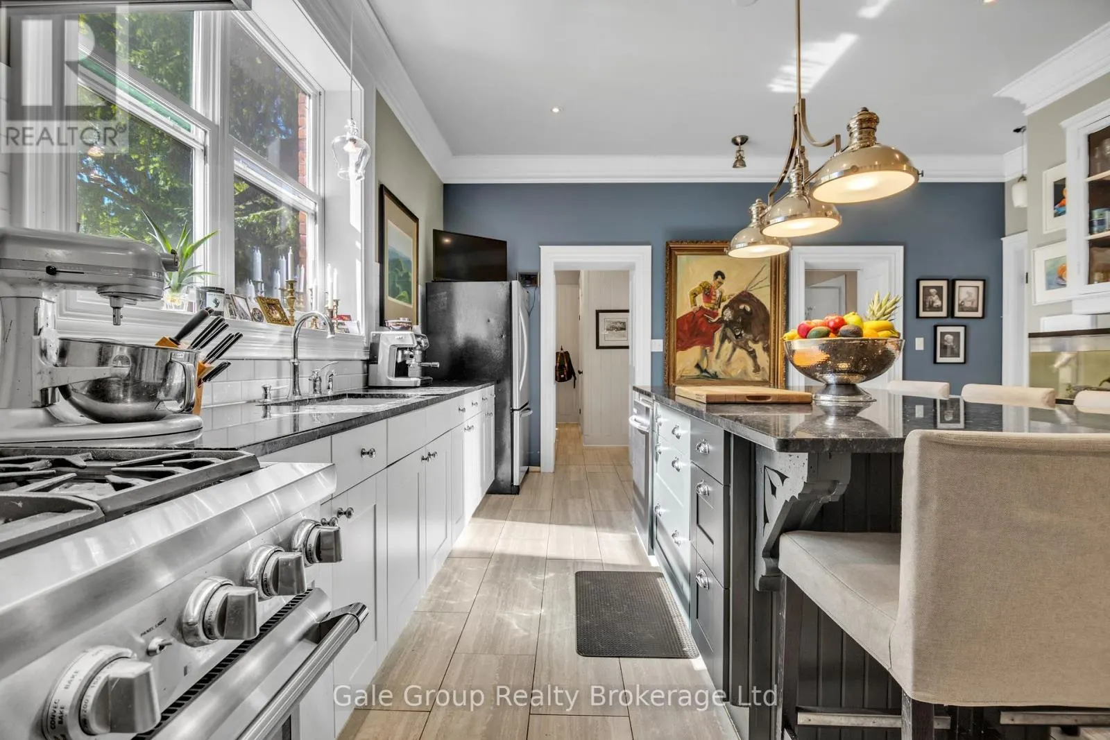 105 VANSITTART AVENUE
