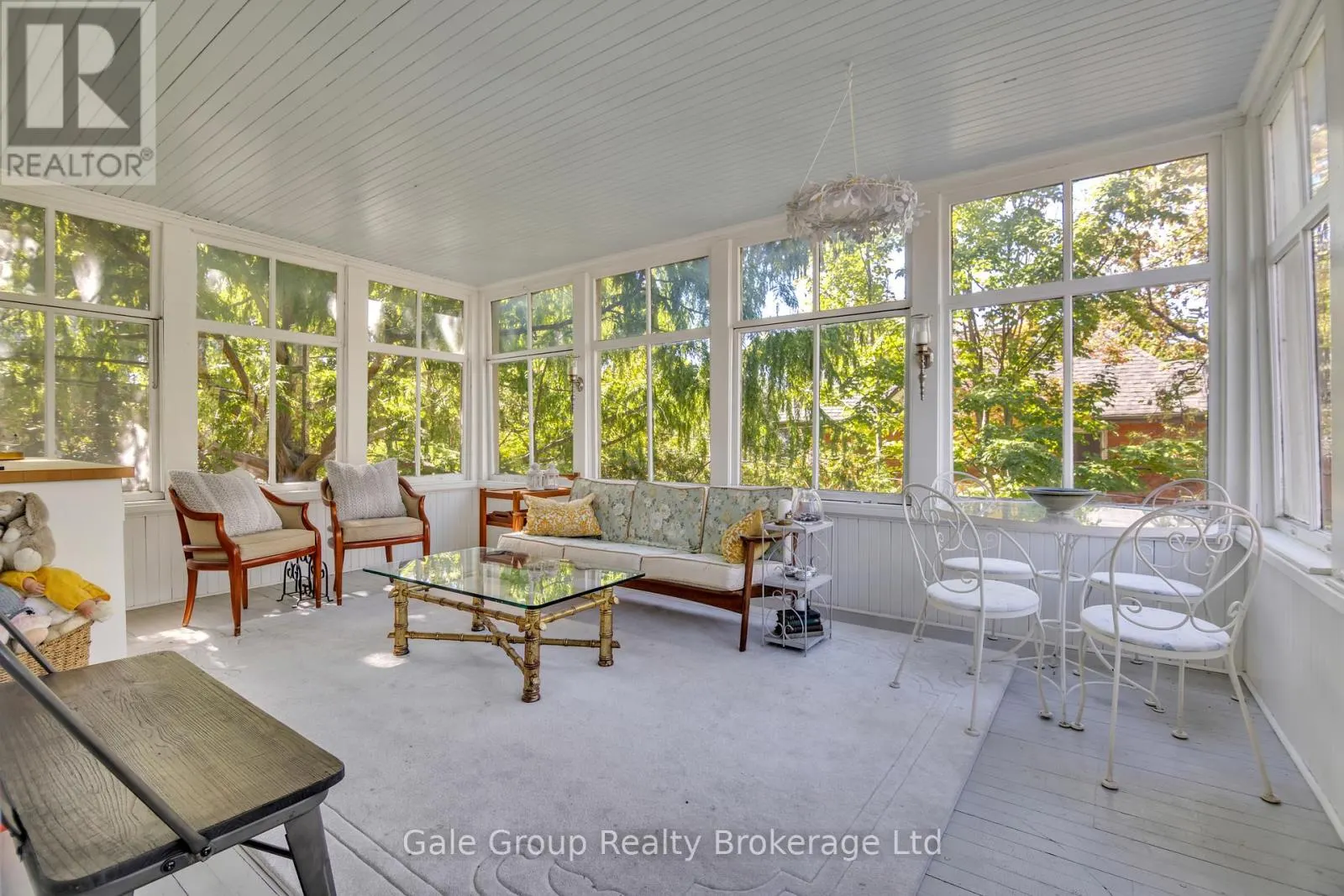 105 VANSITTART AVENUE