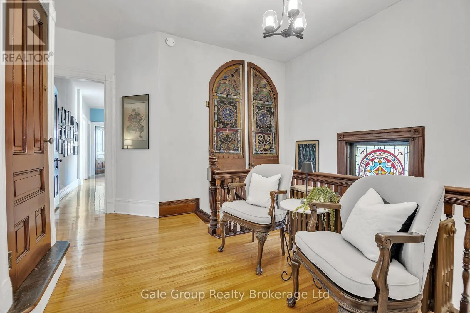 105 VANSITTART AVENUE