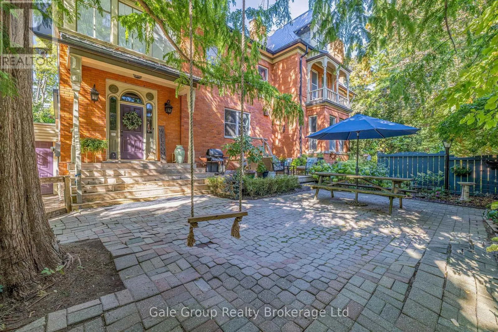 105 VANSITTART AVENUE