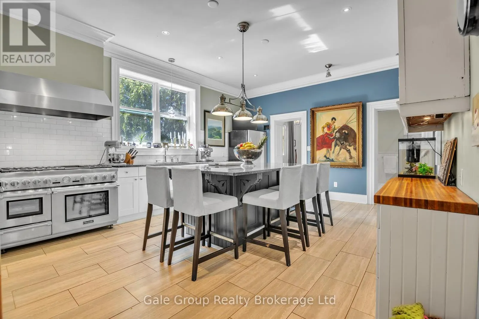105 VANSITTART AVENUE