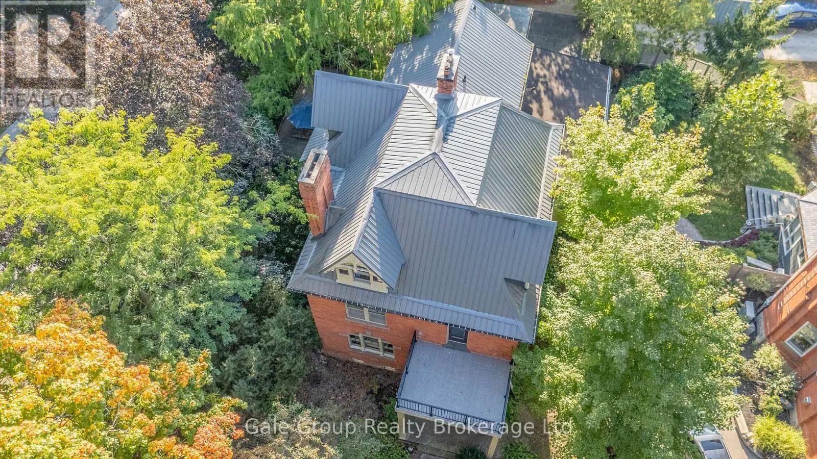 105 VANSITTART AVENUE