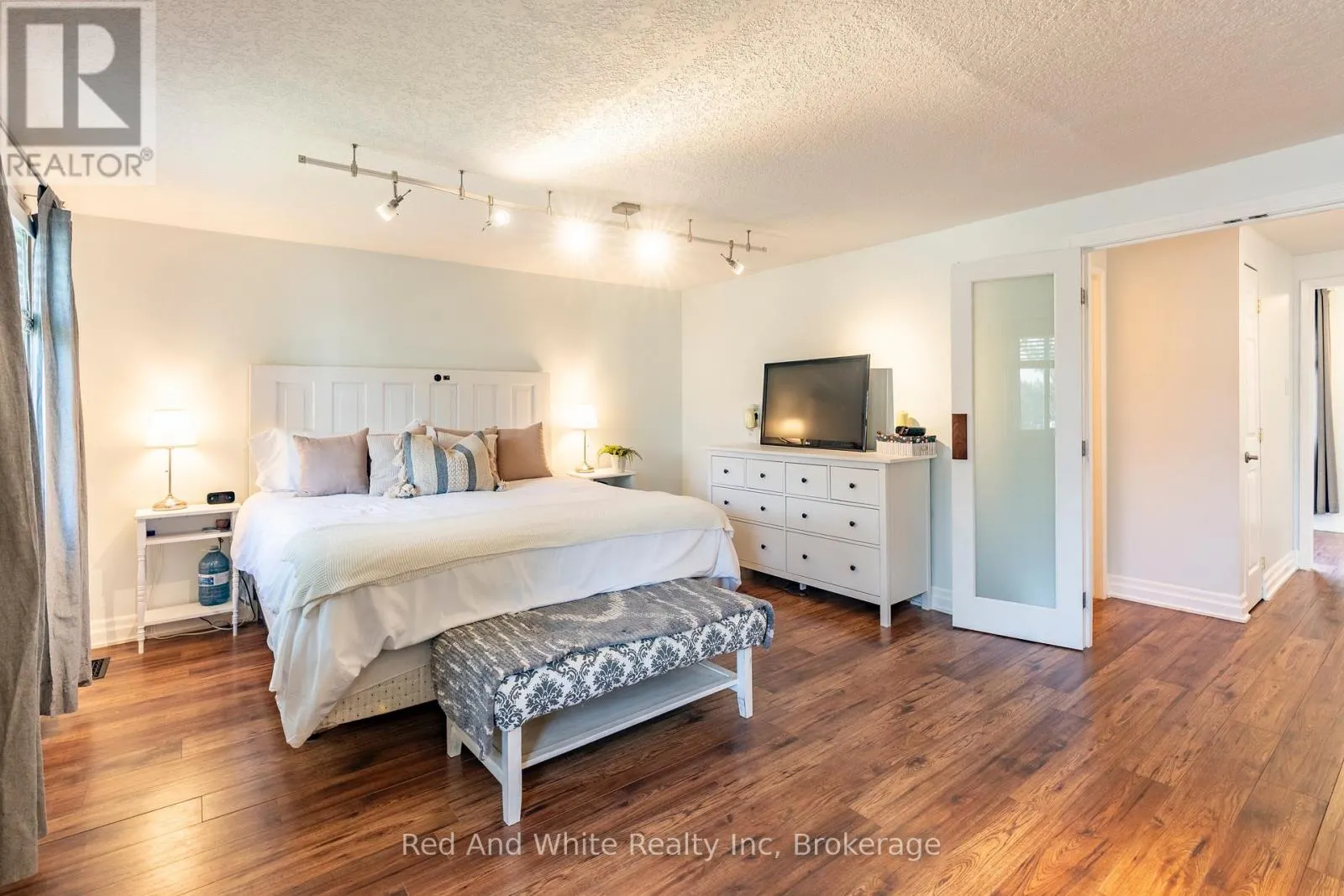 3 - 255 NORTHLAKE DRIVE, #3