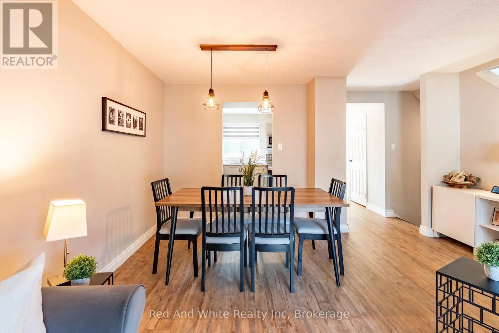 3 - 255 NORTHLAKE DRIVE, #3