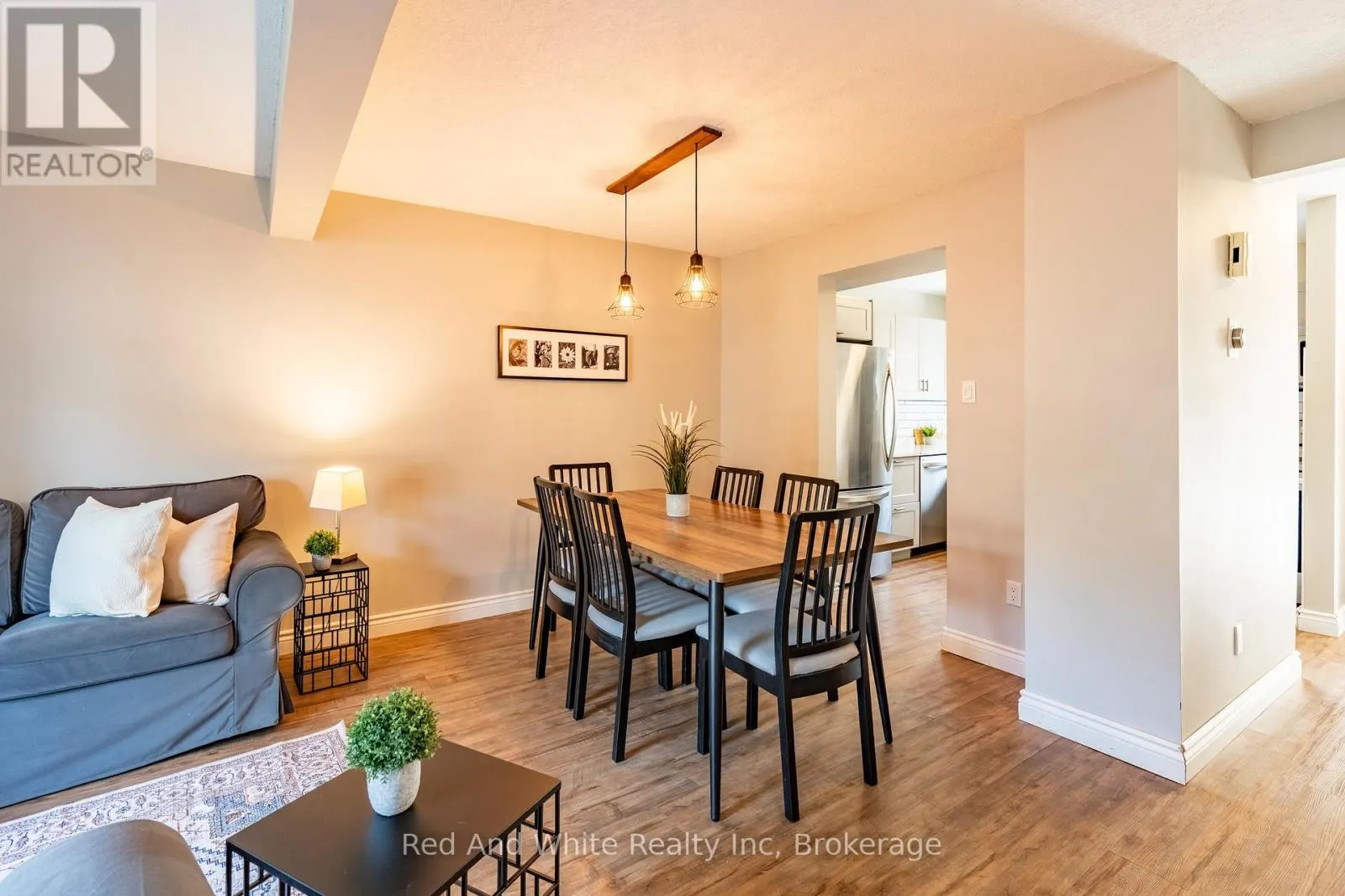 3 - 255 NORTHLAKE DRIVE, #3