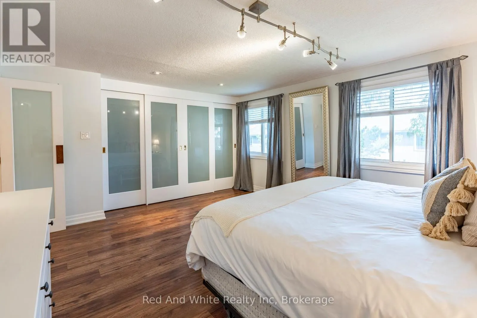 3 - 255 NORTHLAKE DRIVE, #3