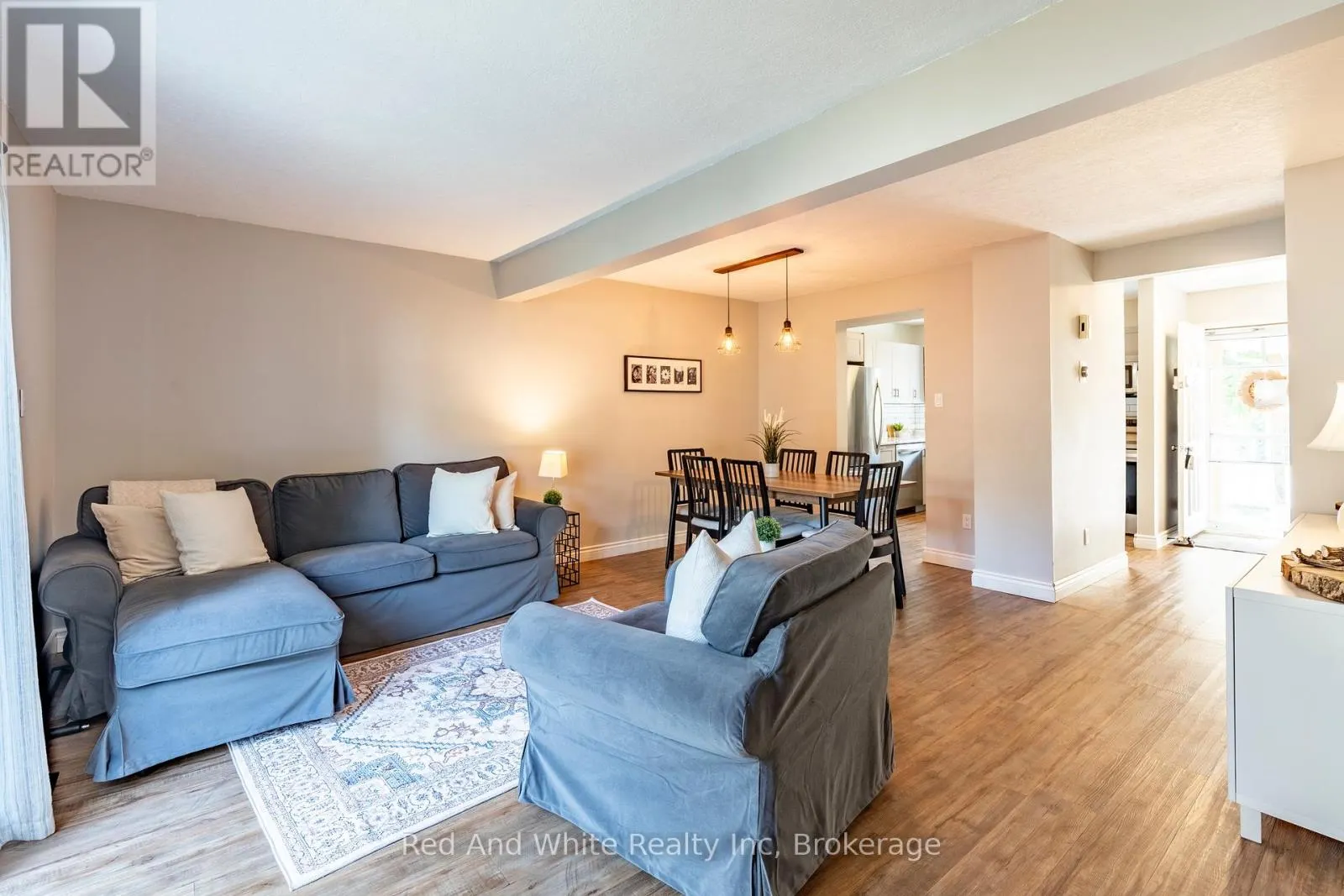 3 - 255 NORTHLAKE DRIVE, #3