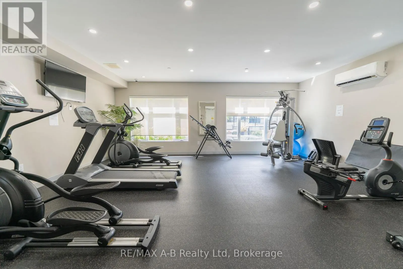 111 - 255 JOHN STREET N, #111