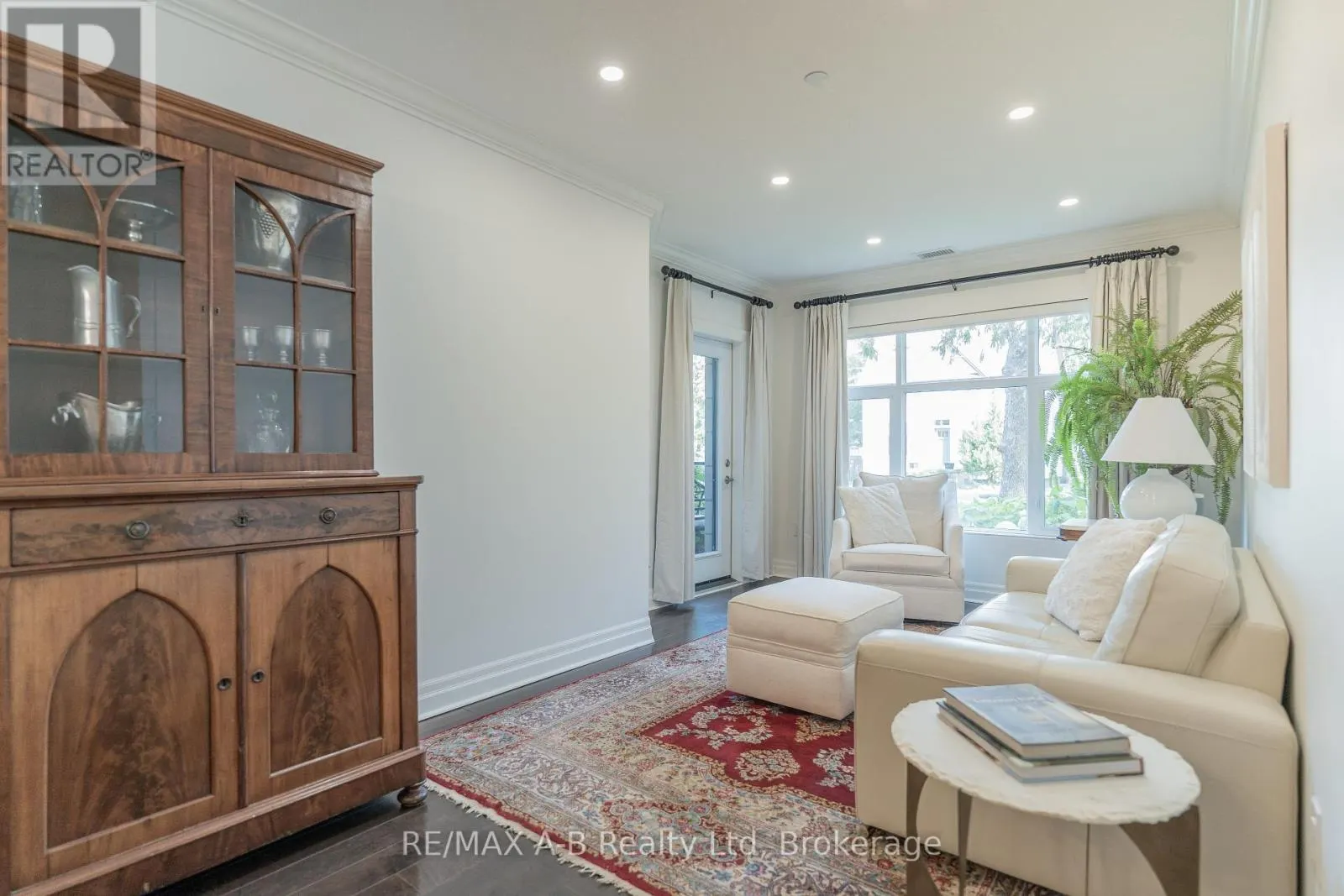 111 - 255 JOHN STREET N, #111
