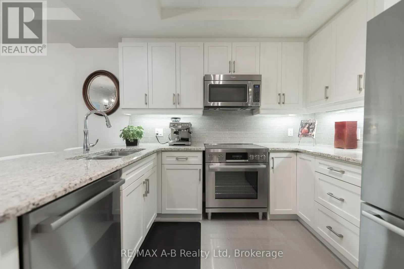 111 - 255 JOHN STREET N, #111