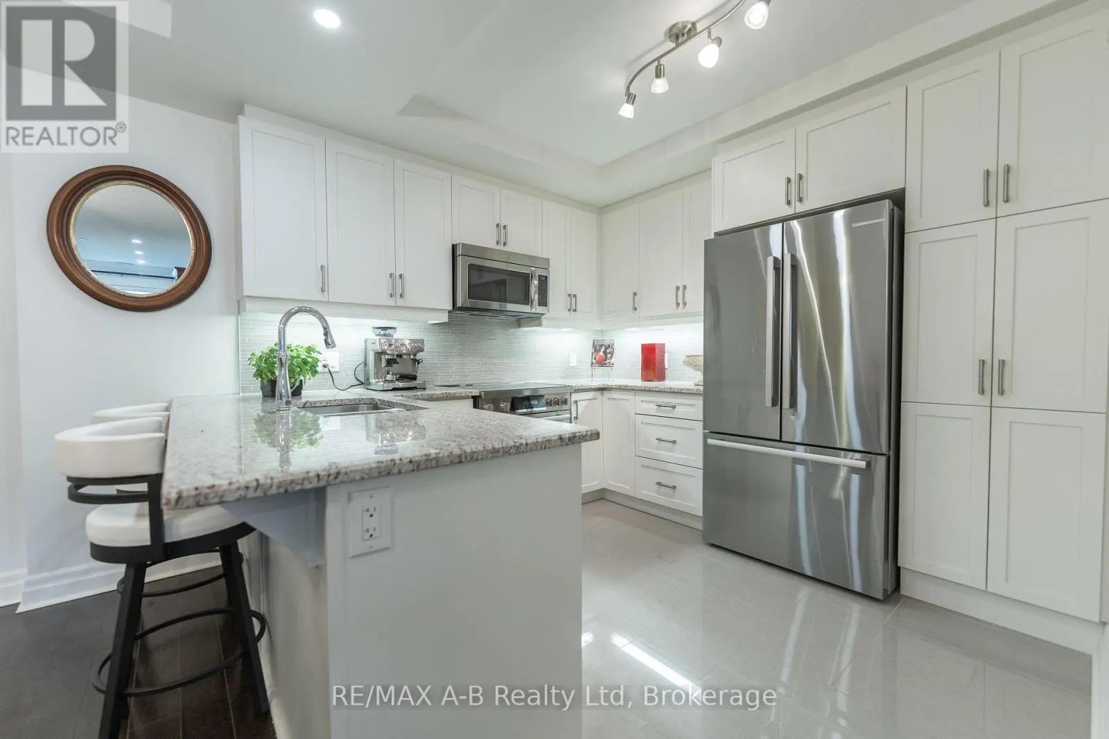 111 - 255 JOHN STREET N, #111