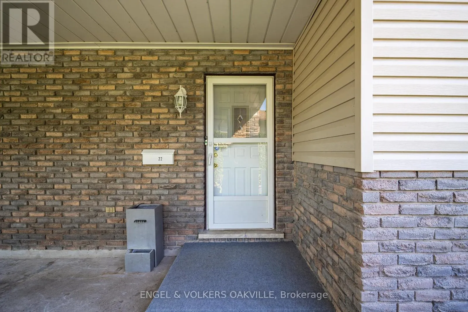 22 SANDY COVE CIRCLE