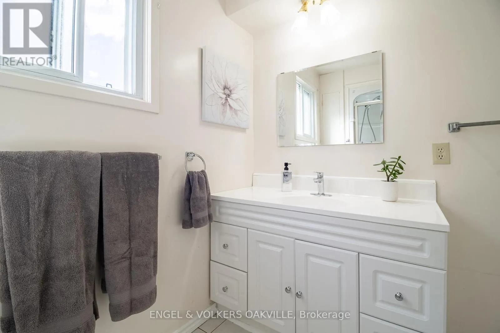 22 SANDY COVE CIRCLE