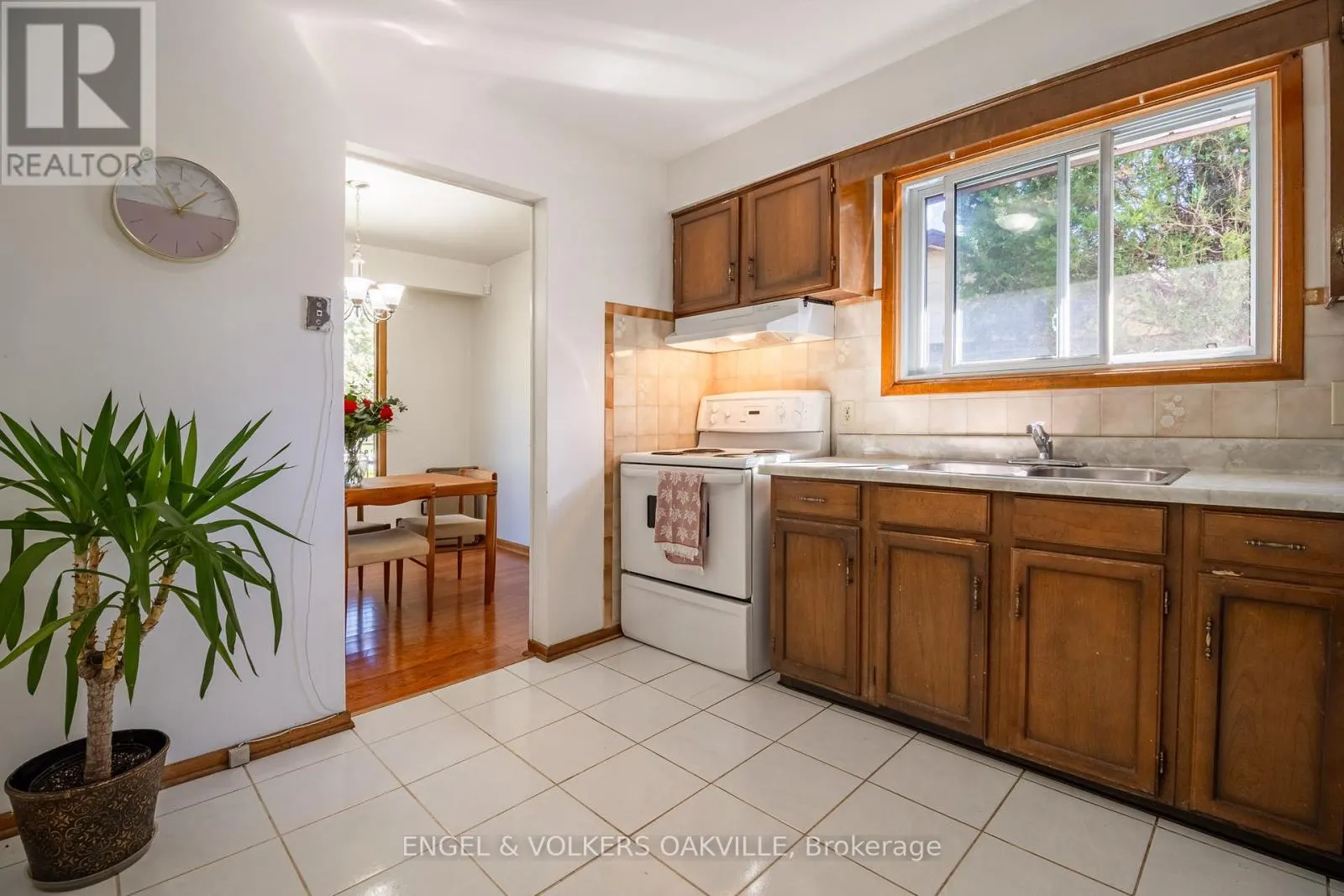 22 SANDY COVE CIRCLE