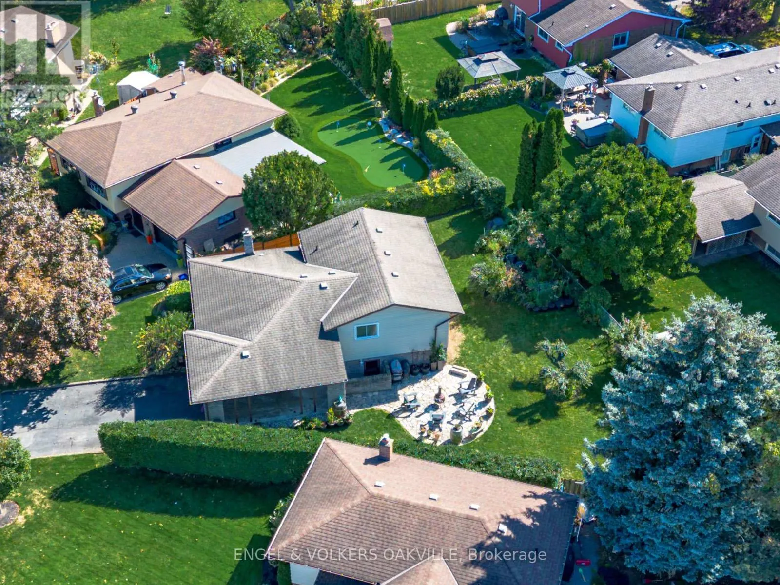 22 SANDY COVE CIRCLE