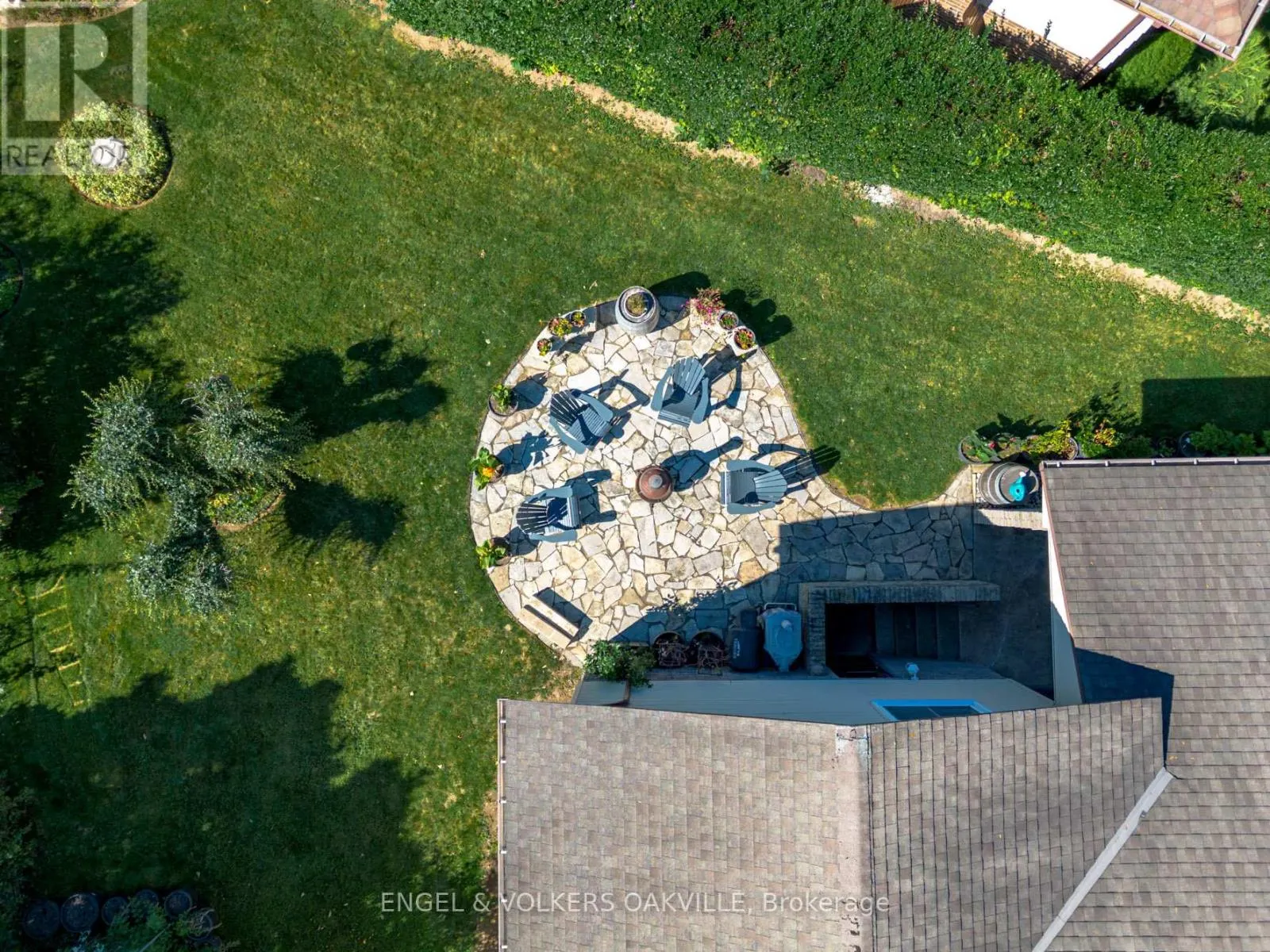 22 SANDY COVE CIRCLE