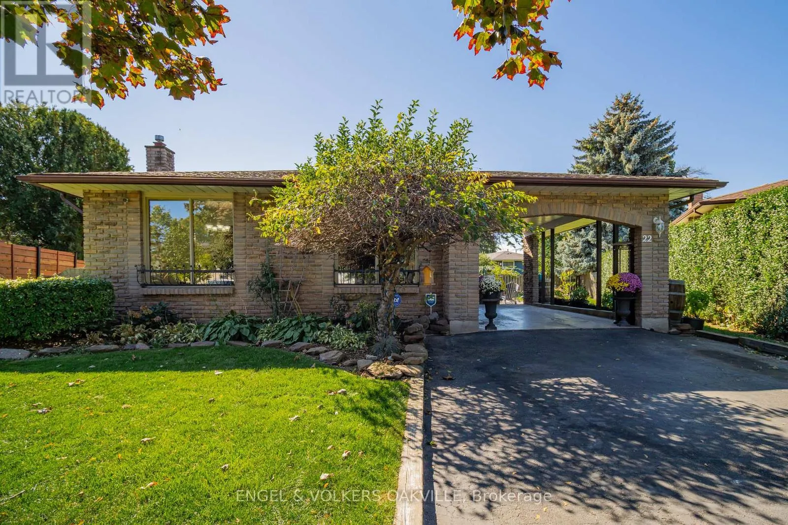 22 SANDY COVE CIRCLE