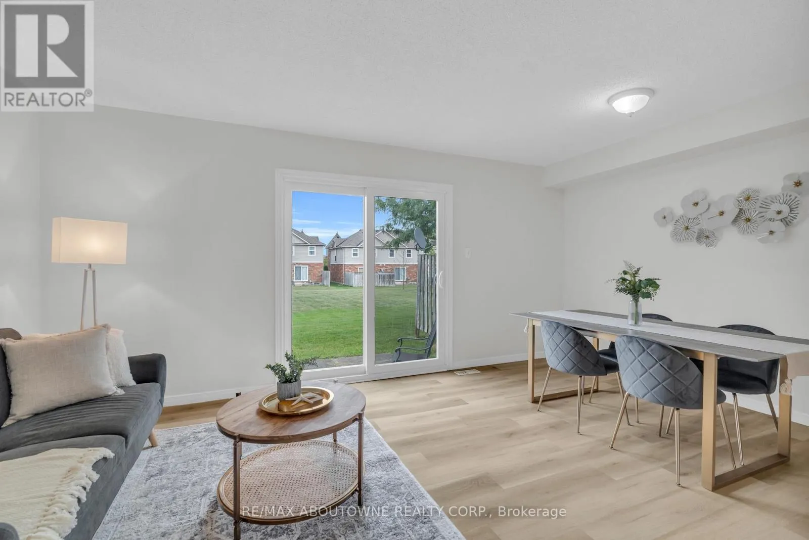 45 - 124 GOSLING GARDENS
