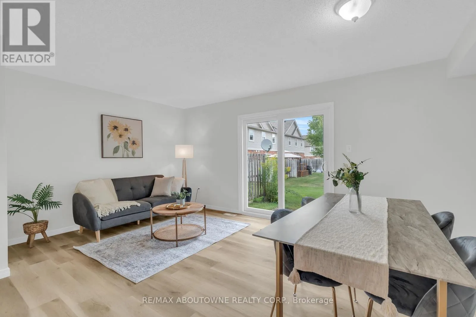 45 - 124 GOSLING GARDENS