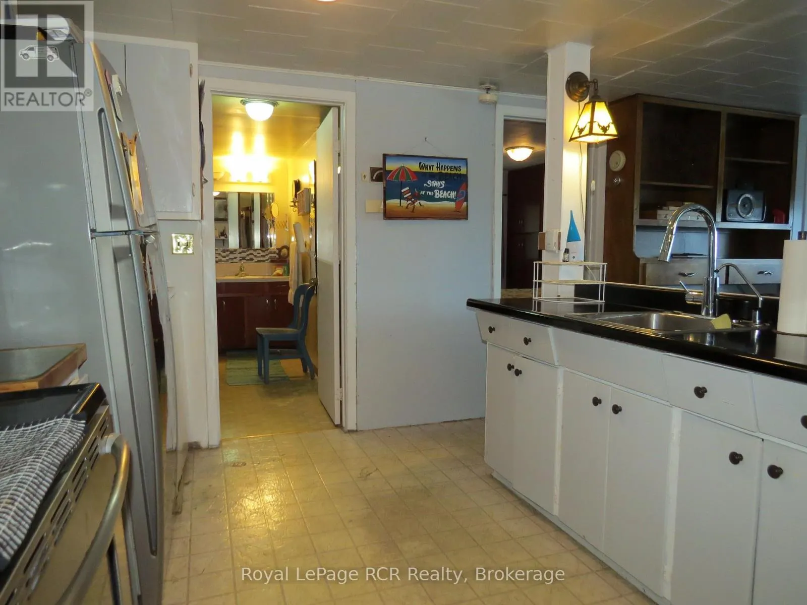 9 LAKESHORE BOULEVARD S