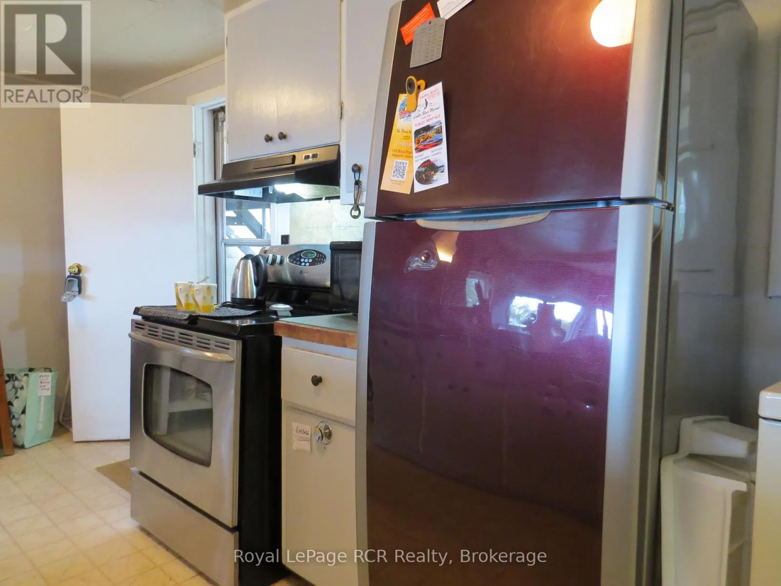 9 LAKESHORE BOULEVARD S