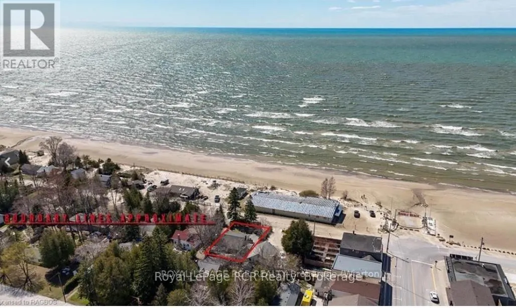 9 LAKESHORE BOULEVARD S