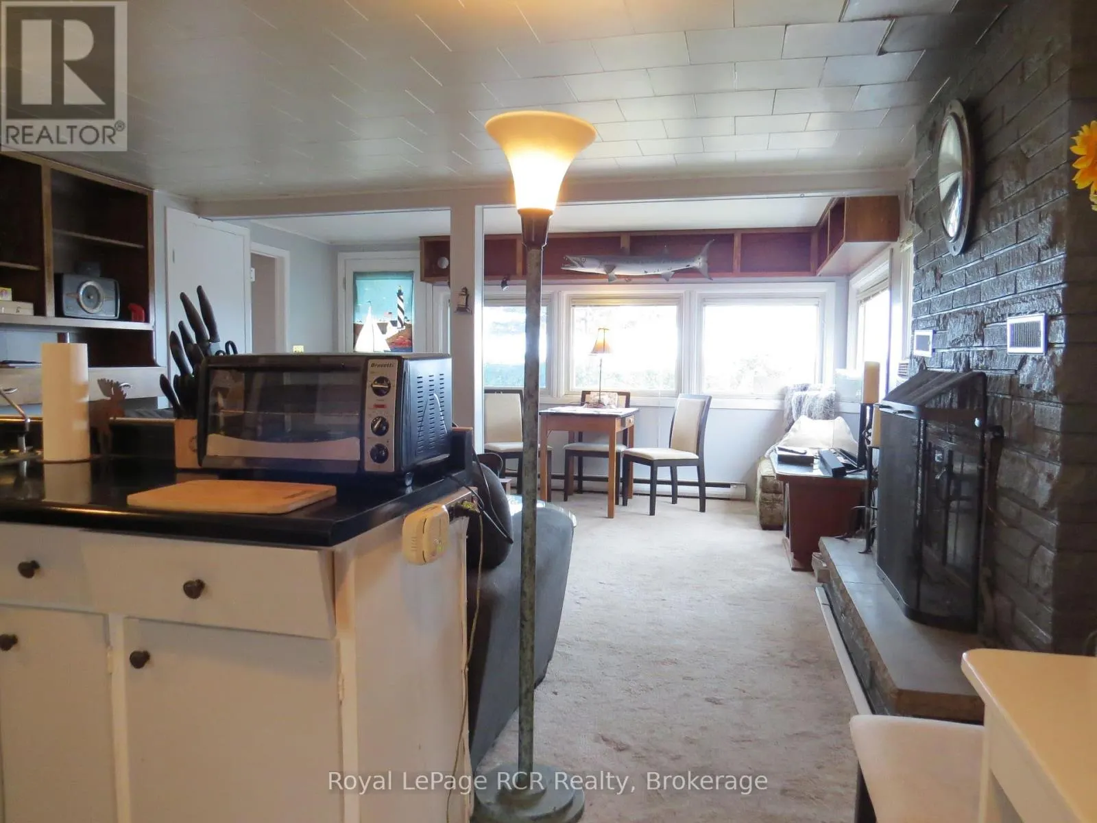 9 LAKESHORE BOULEVARD S