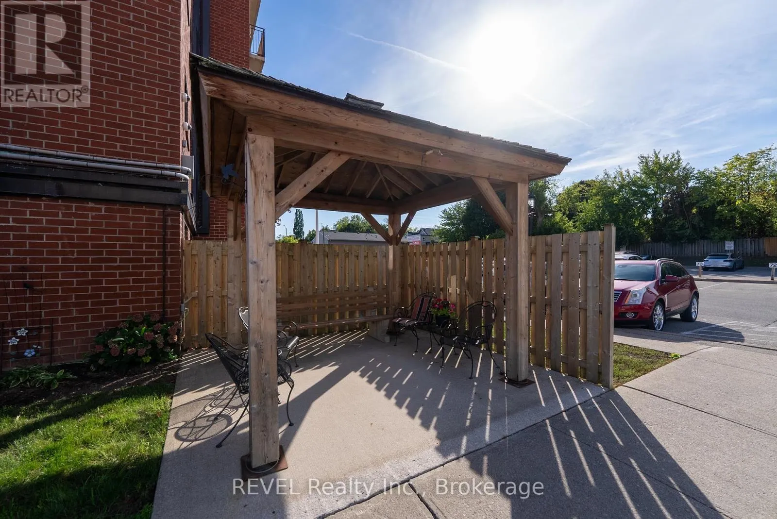 206 - 3955 PORTAGE ROAD, #206