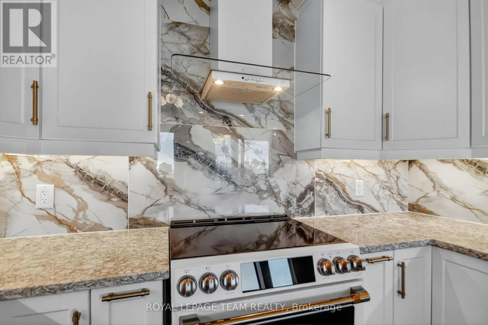 2509/2510 - 515 ST LAURENT BOULEVARD