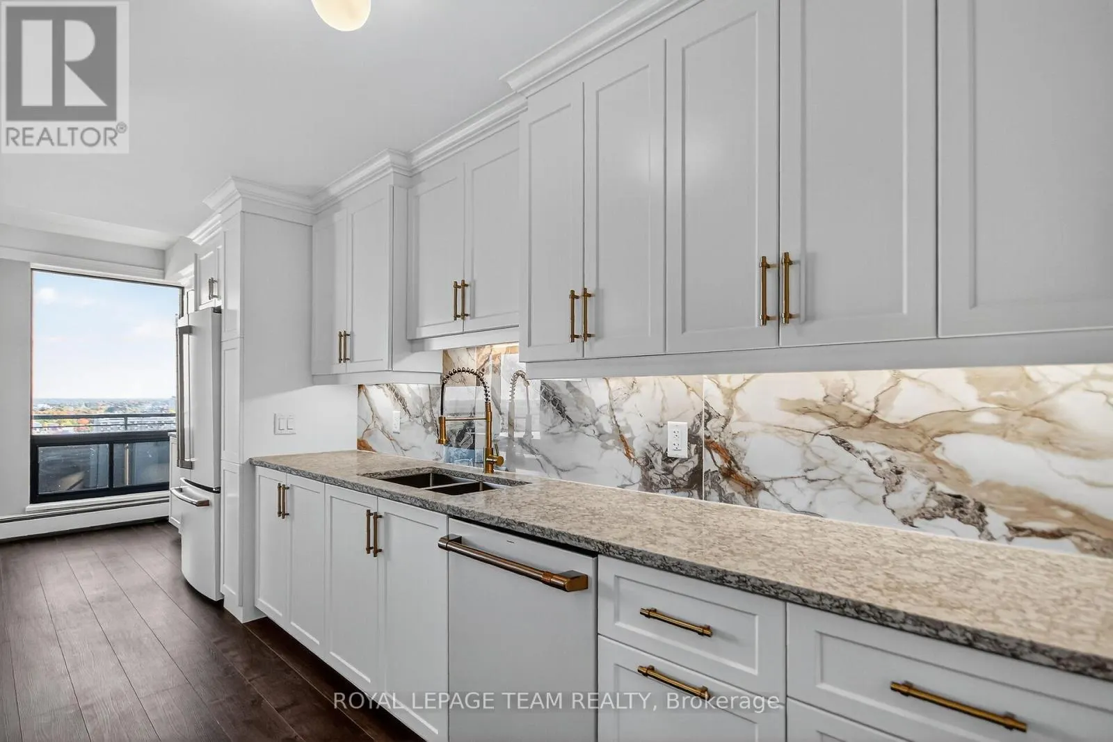 2509/2510 - 515 ST LAURENT BOULEVARD