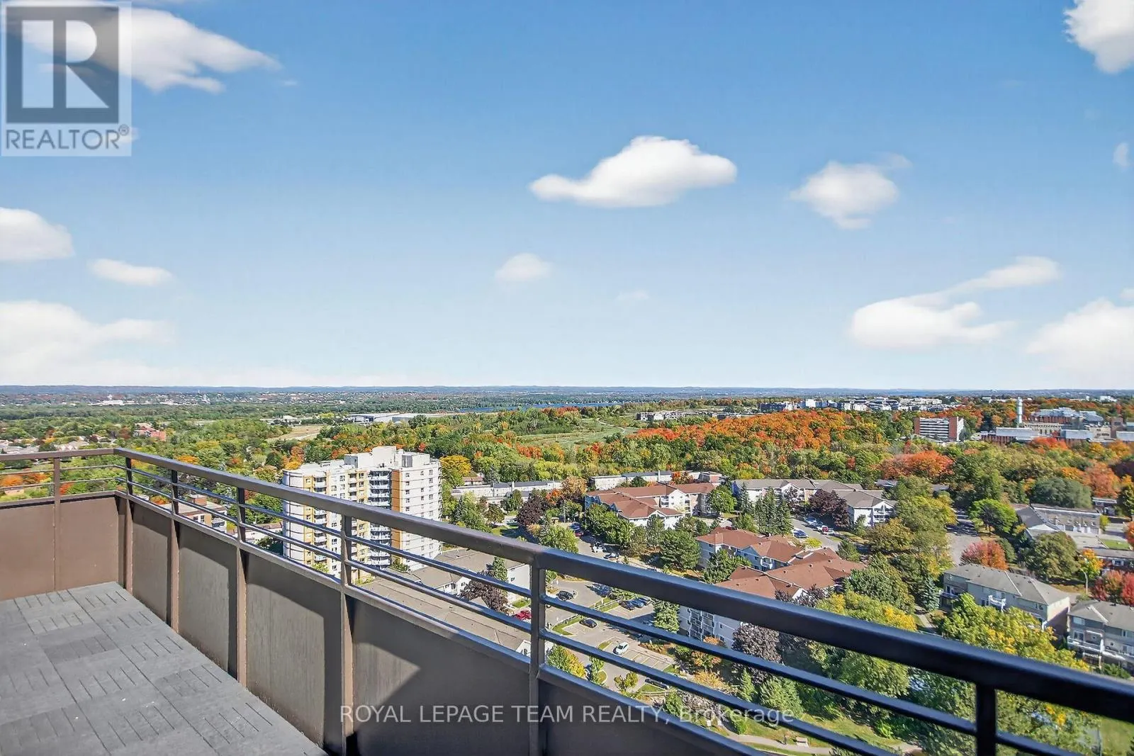 2509/2510 - 515 ST LAURENT BOULEVARD