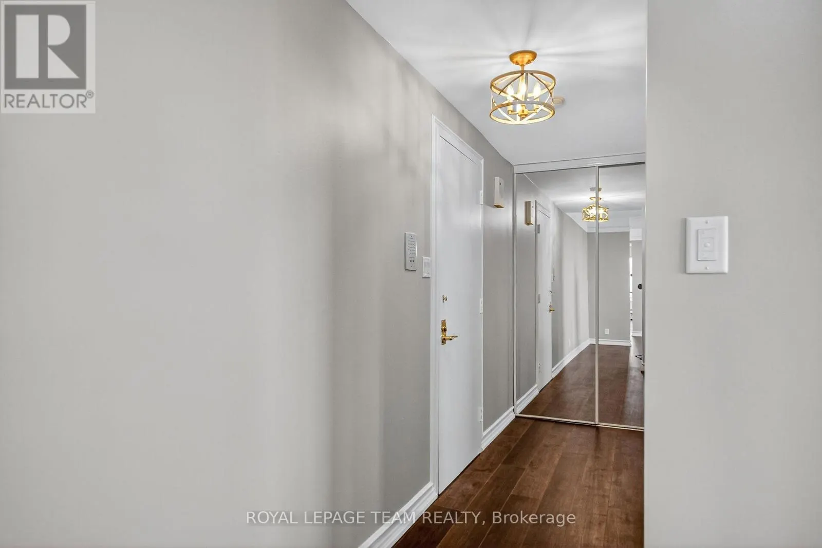 2509/2510 - 515 ST LAURENT BOULEVARD