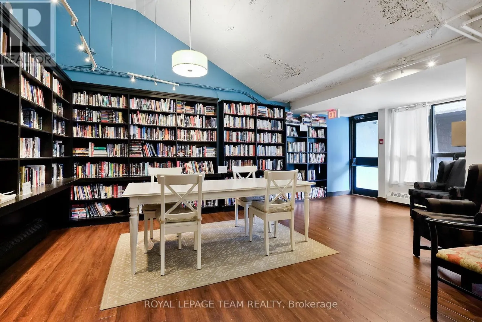 2509/2510 - 515 ST LAURENT BOULEVARD